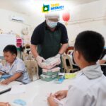 Joel Torre joins World Food Programme school feeding visit in Cauayan, Isabela